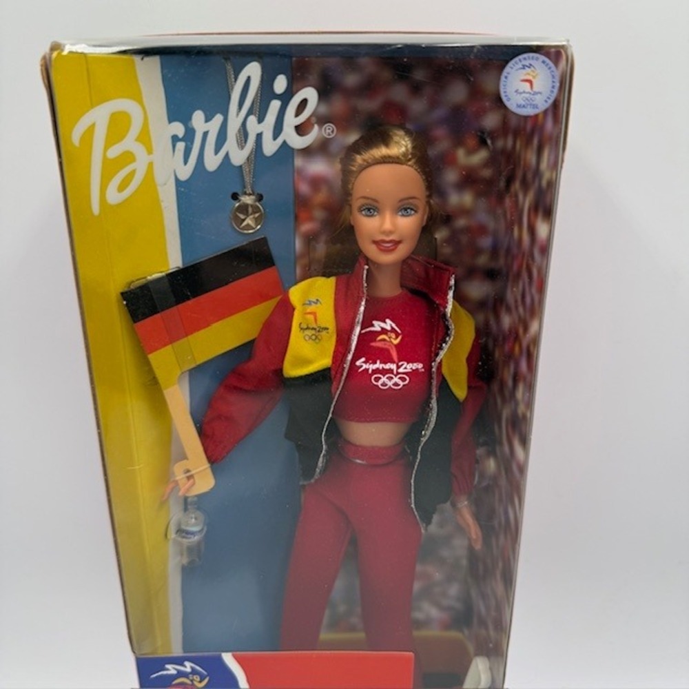 Mattel Sydney 2000 Olympia Barbie Doll Germany‎ Team Special Edition 25951 NIB - Picture 2 of 6